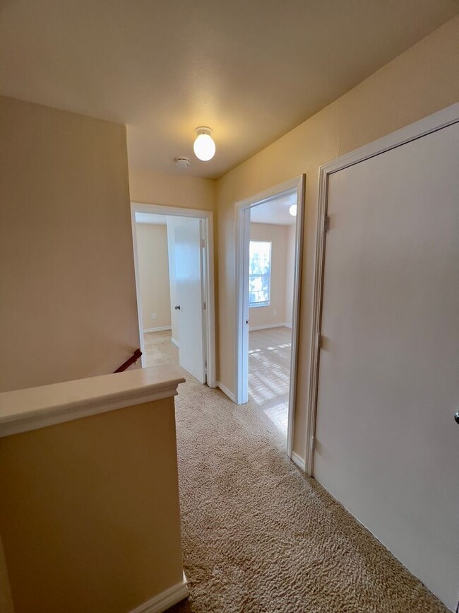 Building Photo - Beautiful Town Home in the Heart of San Antonio