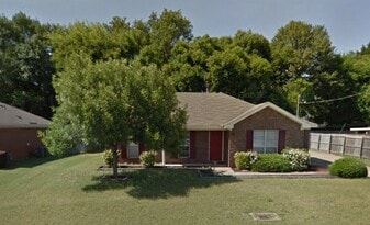 Building Photo - 83 Mossey Ln