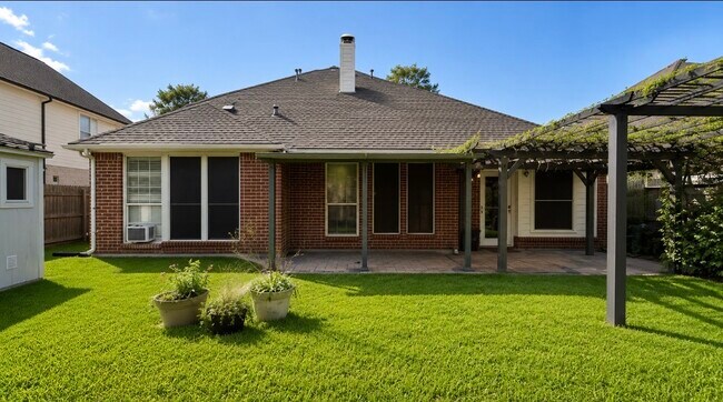Building Photo - 423 Blossomwood Dr