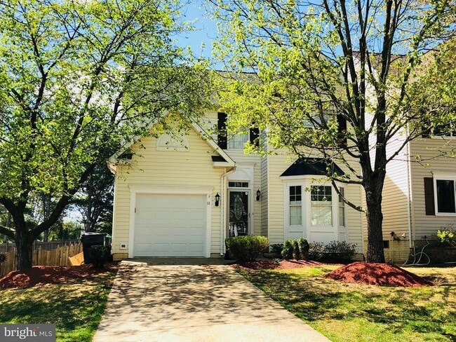 Primary Photo - 11 Catherine Ln