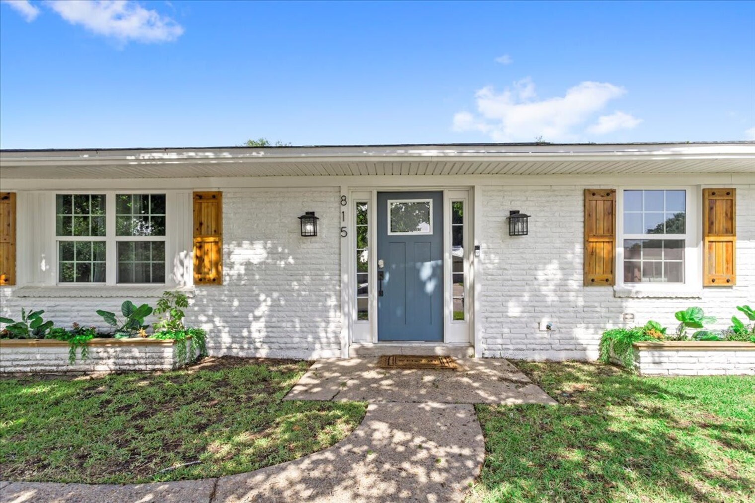 Building Photo - 2361 Park Pl Dr
