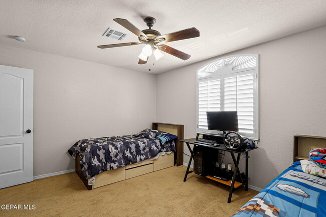 Building Photo - 2057 Shreya St
