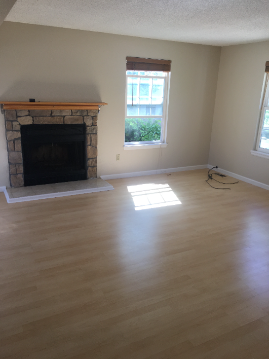 Building Photo - 2 Bedroom/2.5 Bath Townhome in Mill Run wi...