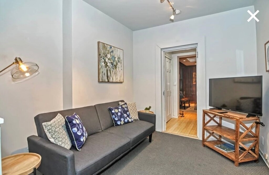 Building Photo - 49 Charles St