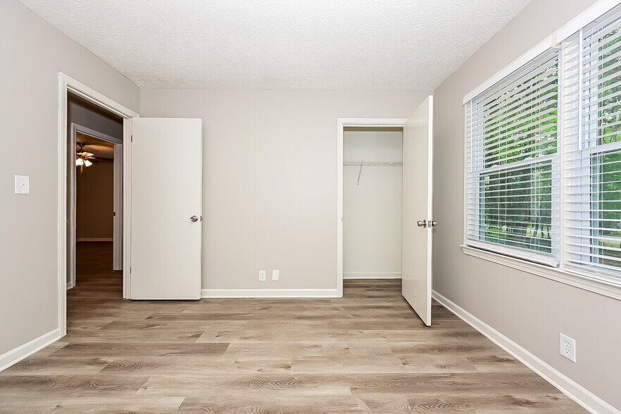 Building Photo - 185 Highland Dr