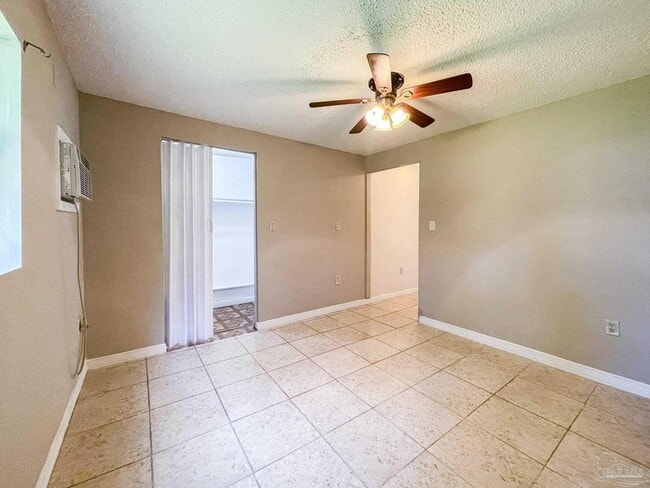 Building Photo - 5771 Coronada Blvd