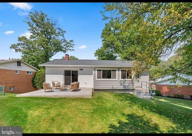Building Photo - 9802 Cherry Tree Ln
