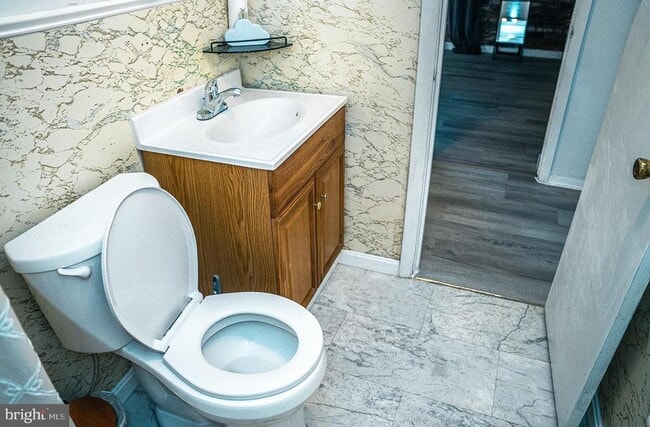 Building Photo - 6304 Somerset Rd