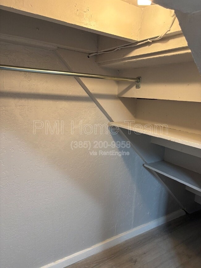 Building Photo - 168 Ross Dr