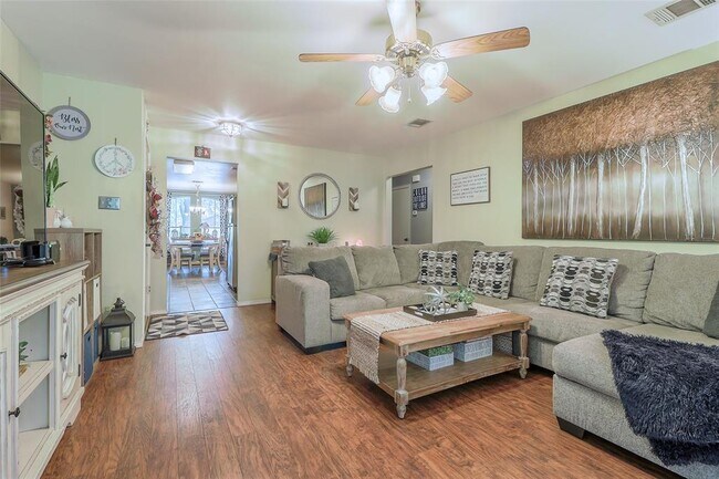 Building Photo - 1705 Friars Tale Ln