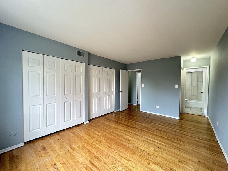 Building Photo - 1515 W Morse Ave