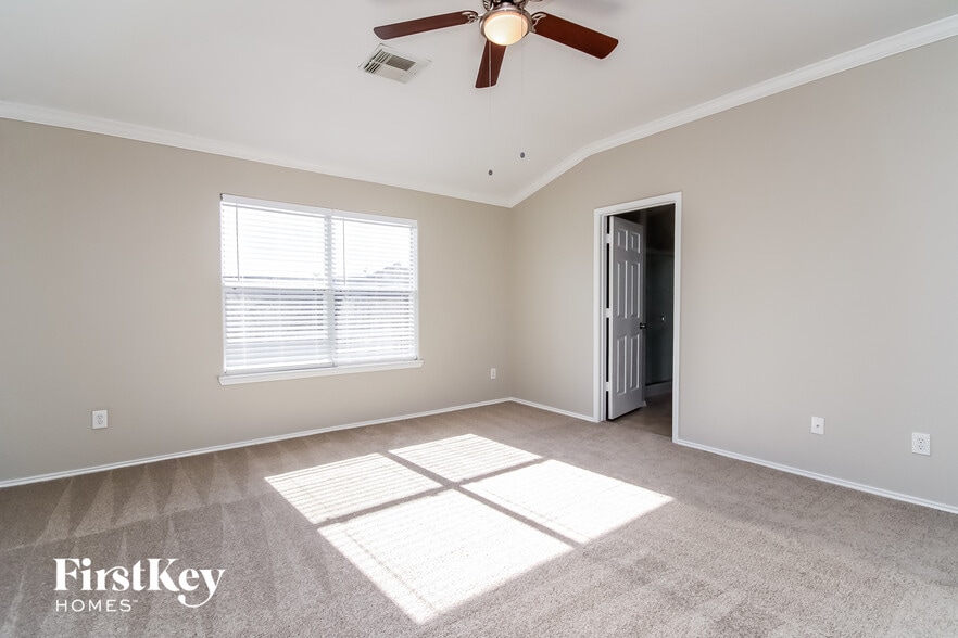 Building Photo - 12902 Trail Hollow Ct