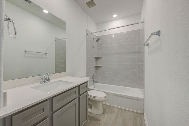 Building Photo - 609 Royal Arch Dr