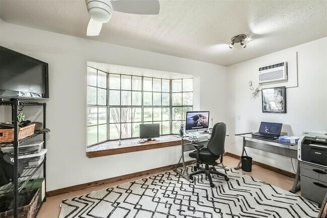 Building Photo - 6911 Sprigg St