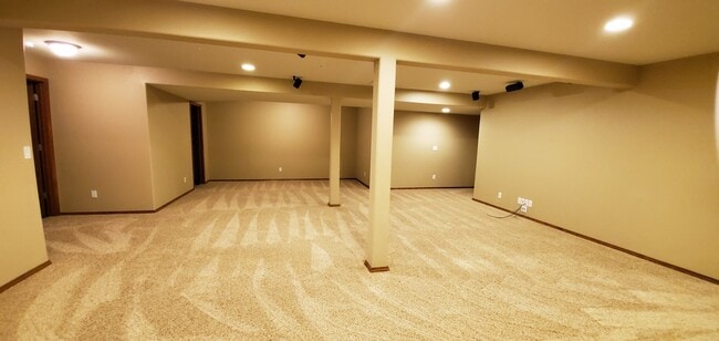Building Photo - Beautiful 6 Bed/3 Bath House in Hayden, ID!
