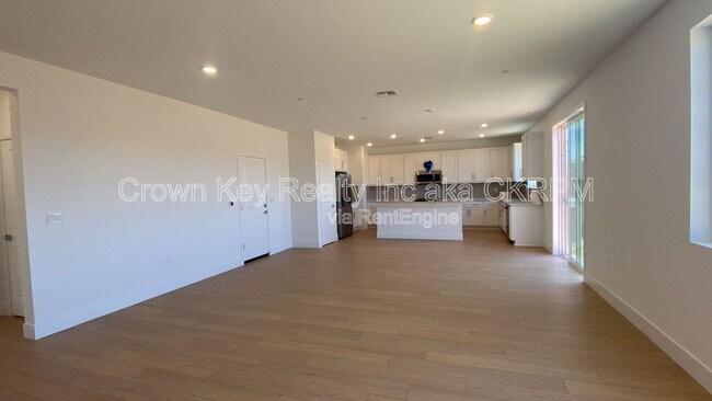 Building Photo - 120 Adriana Dr