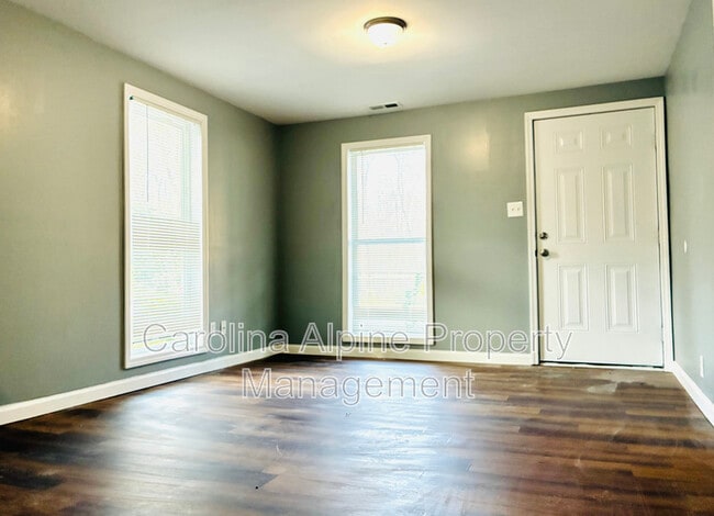 Building Photo - 506 Bonny St