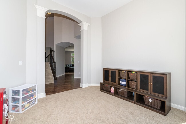 Building Photo - 10599 Geist View Dr