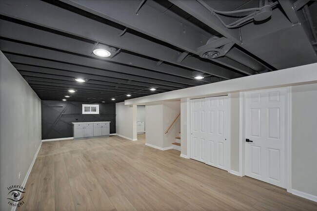 Building Photo - 1005 E Park St