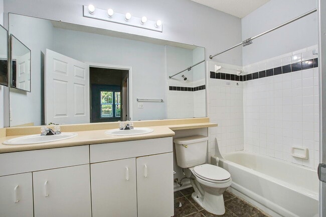 Building Photo - 1213 Rosewood Ln