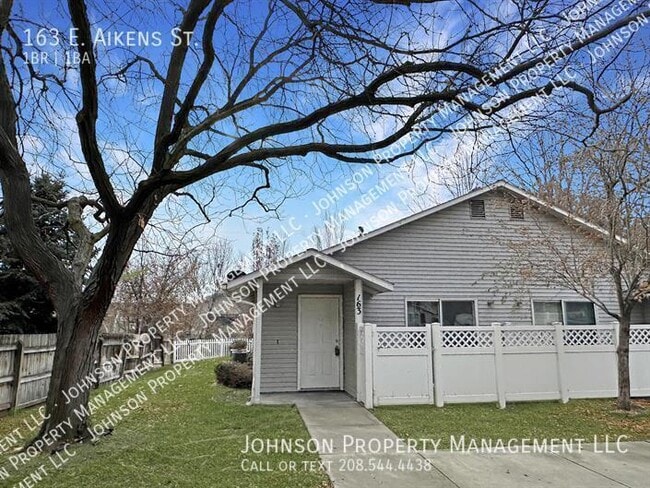 Primary Photo - 163 E Aikens St