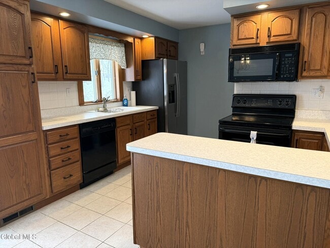 Building Photo - 10 Willey St