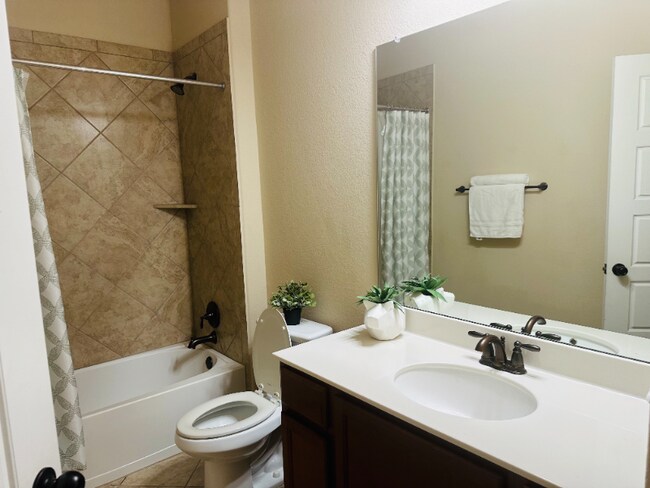 Building Photo - 16200 Cantania Cove