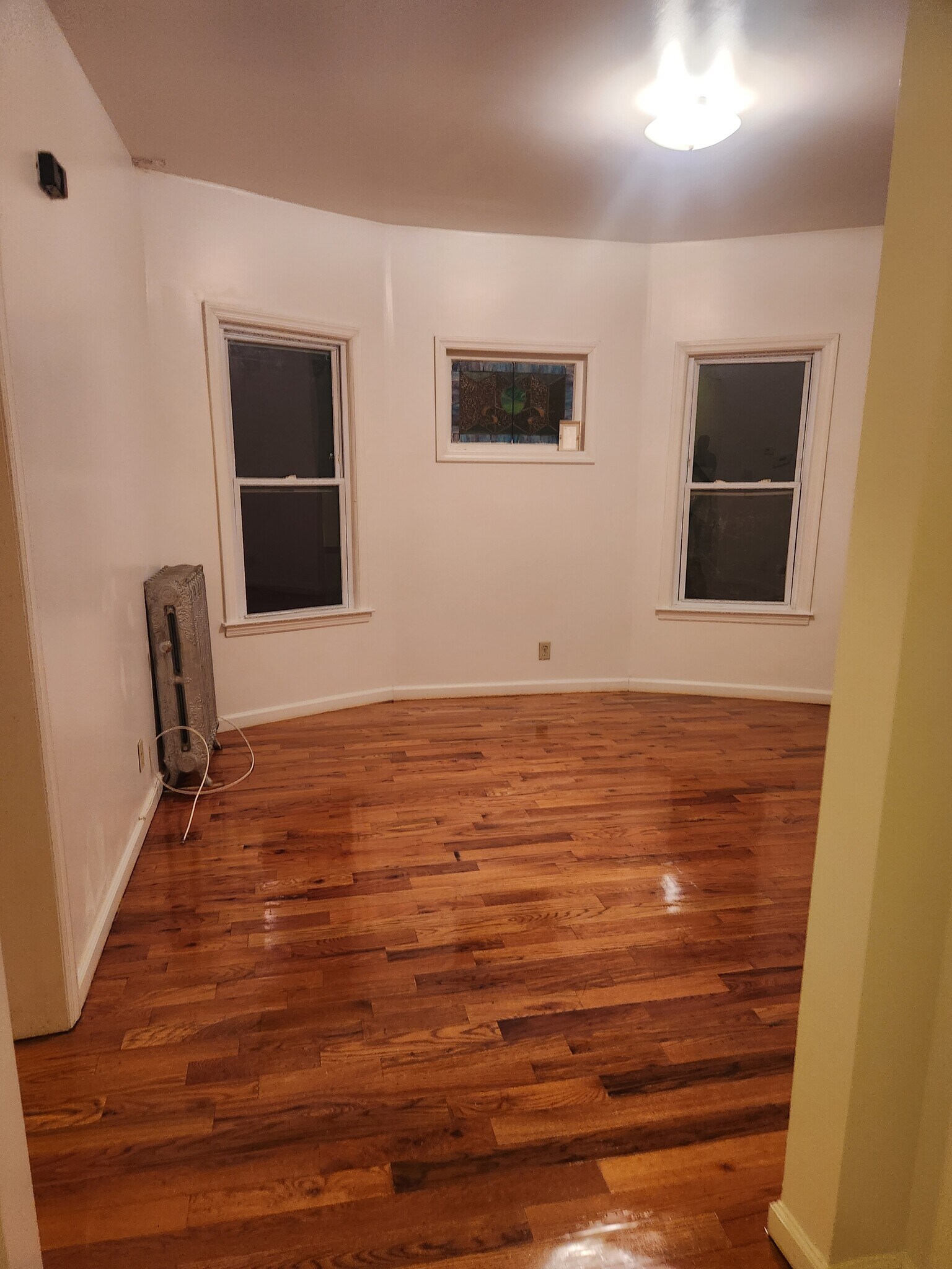 Building Photo - 68 Llewellyn Ave