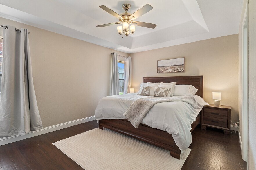 Building Photo - 19 Alamosa Dr