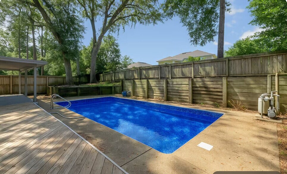 Building Photo - 2427 Ludmila Ln