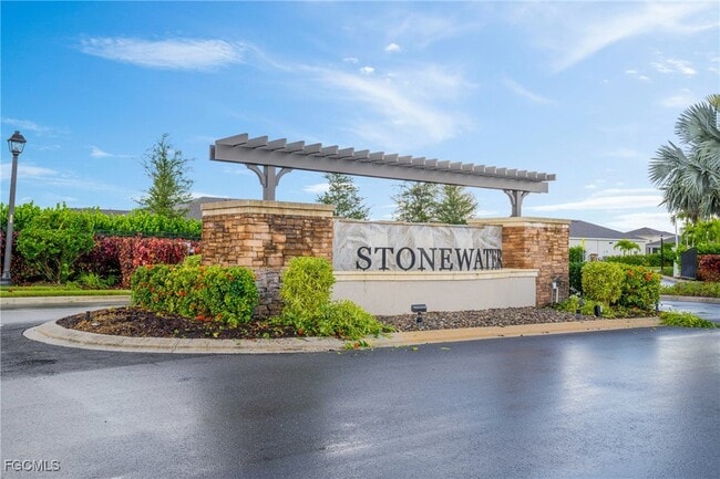 Building Photo - 607 Parkshore Lk Ave