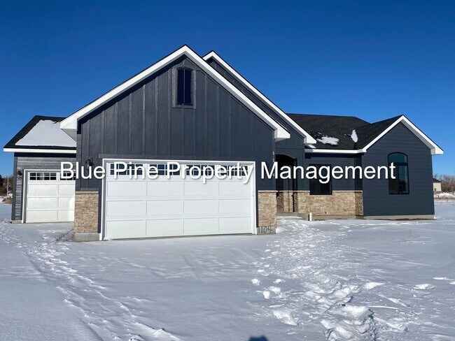 Primary Photo - 1104 Cypress Loop