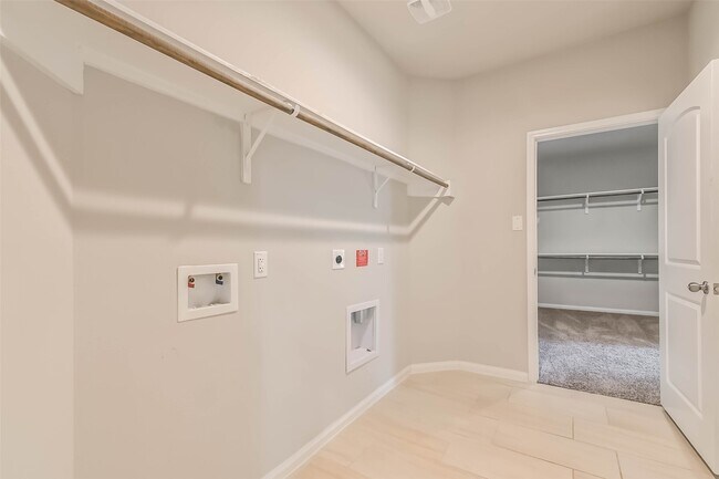 Building Photo - 8810 Vasco da Gama Trace