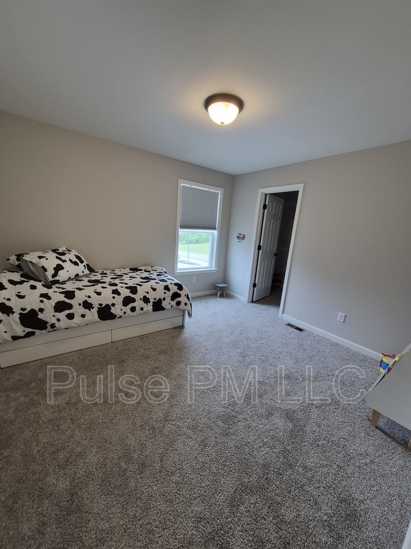 Building Photo - 6179 Ballyshannon Dr
