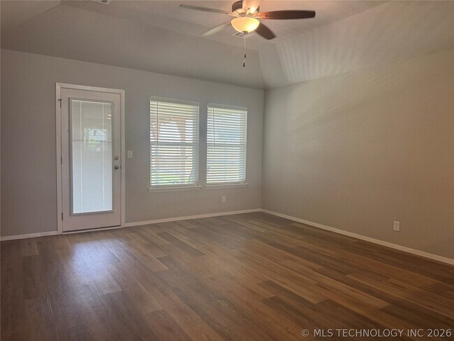 Building Photo - 13008 East 125th Place N