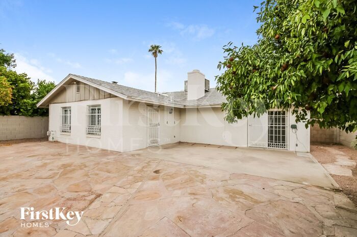 Building Photo - 2328 E Manhatton Dr
