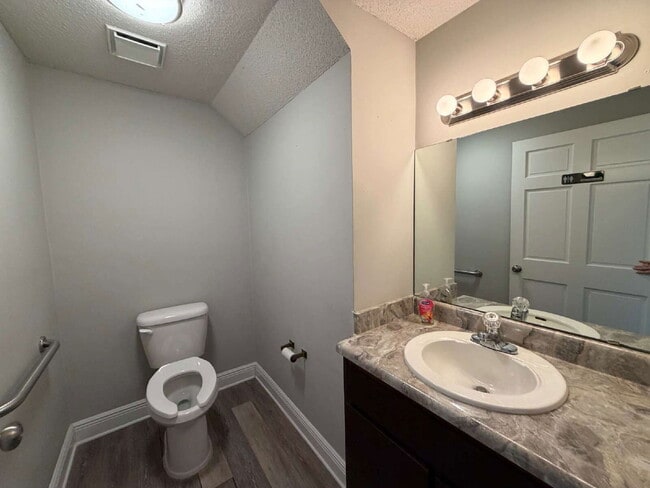 Building Photo - 4300 Bayou Blvd