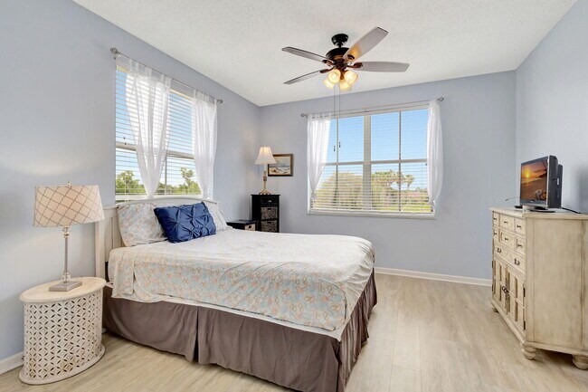 Building Photo - 2060 Greenview Shores Blvd