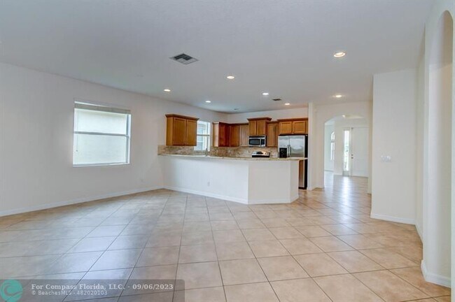 Building Photo - 4198 NW Burr Oak Ct