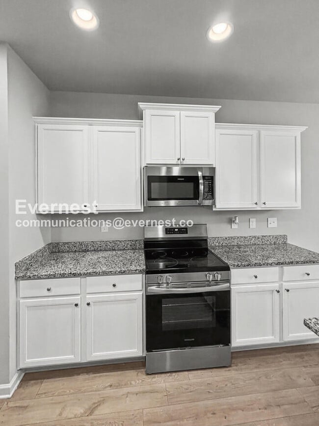 Building Photo - 320 Bertha Honey Stewart Dr