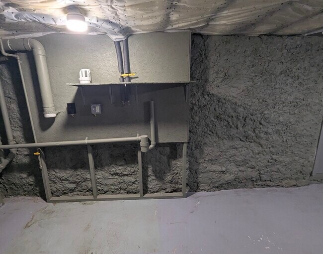 Building Photo - 59 Davis St