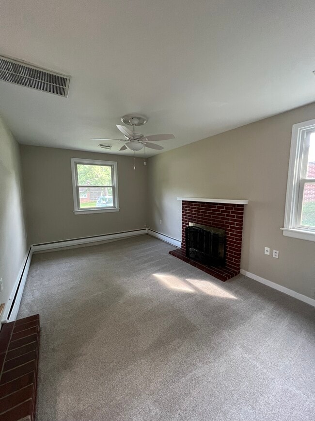 Family Room - 2207 Manlyn Rd