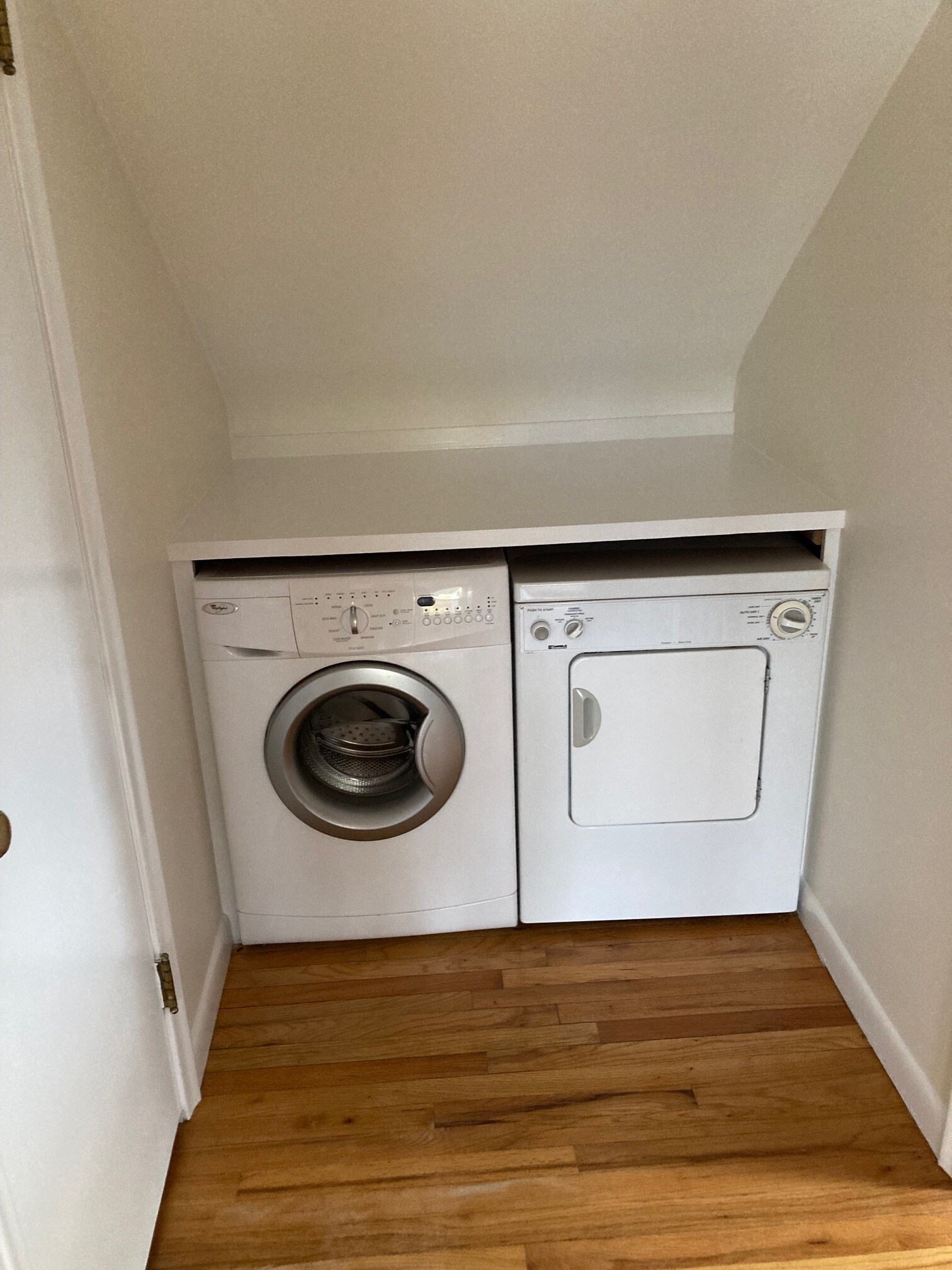 Building Photo - 3097 Lincolnview St