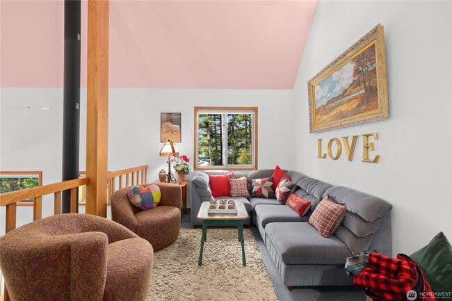 Building Photo - Fully furnished cabin in Pine Loch Sun.  Come enjoy the outdoors!!