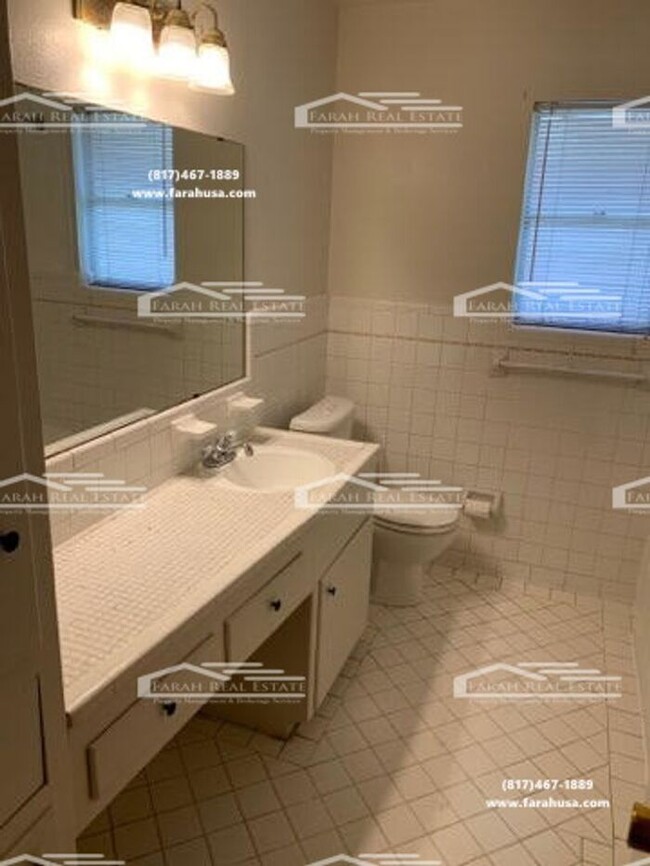 Building Photo - Spacious 4/2 House located in Fort Worth