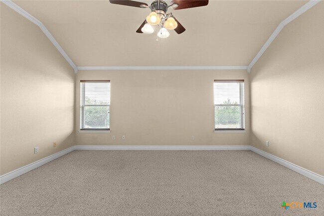 Building Photo - 336 Skyline Dr