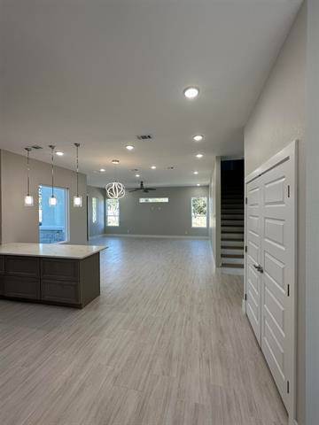 Building Photo - 301 Knights Row