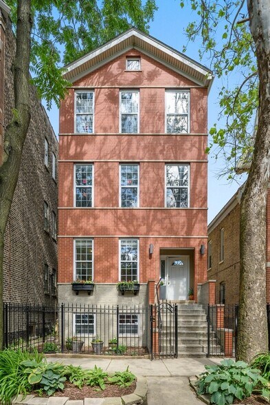 Primary Photo - 817 N Hermitage Ave