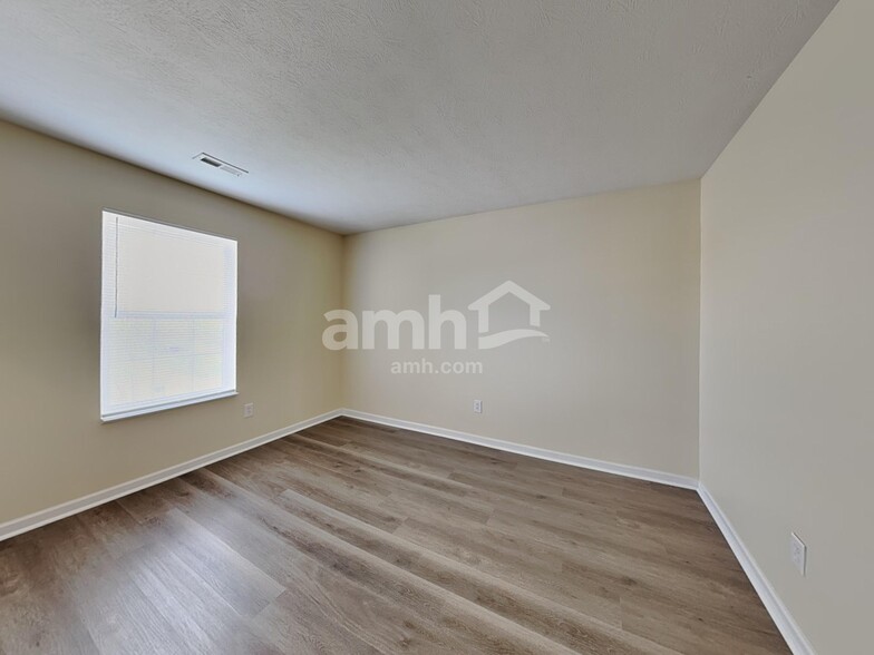 Building Photo - 7674 Pipestone Dr