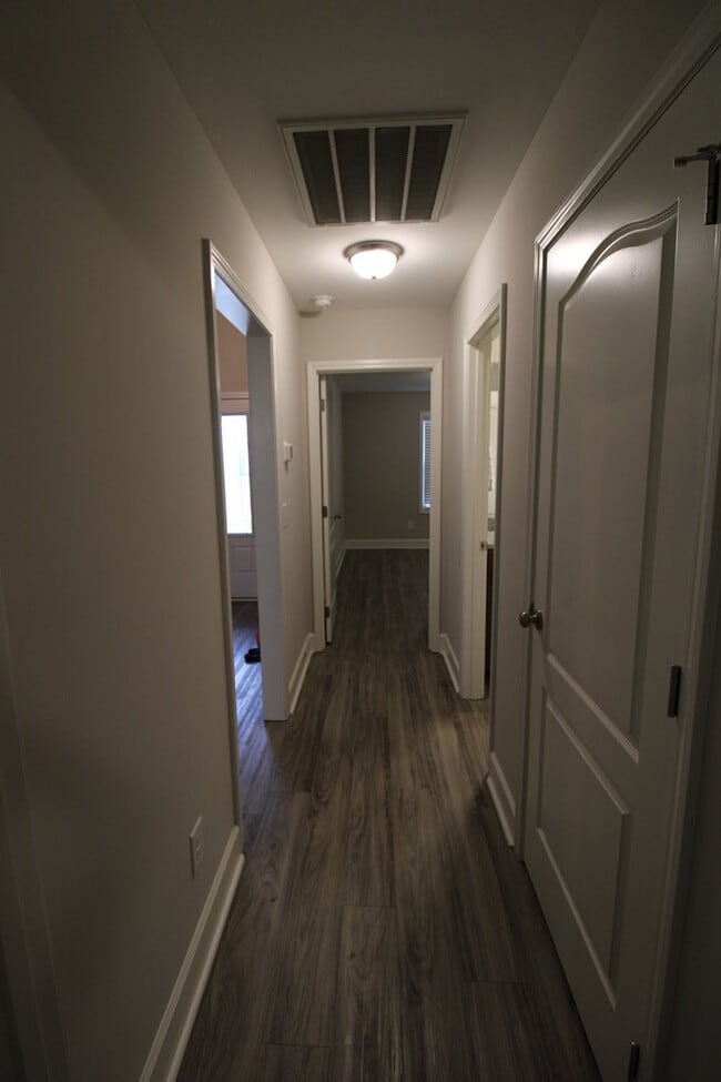 Building Photo - 1315 Mayfield Dr